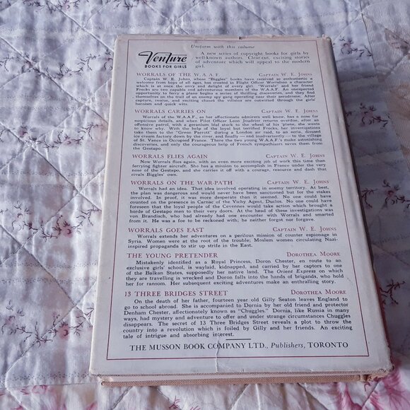 1945 Girls Mystery Book 13 Three Bridges Street Dorothea Moore - Picture 2 of 7